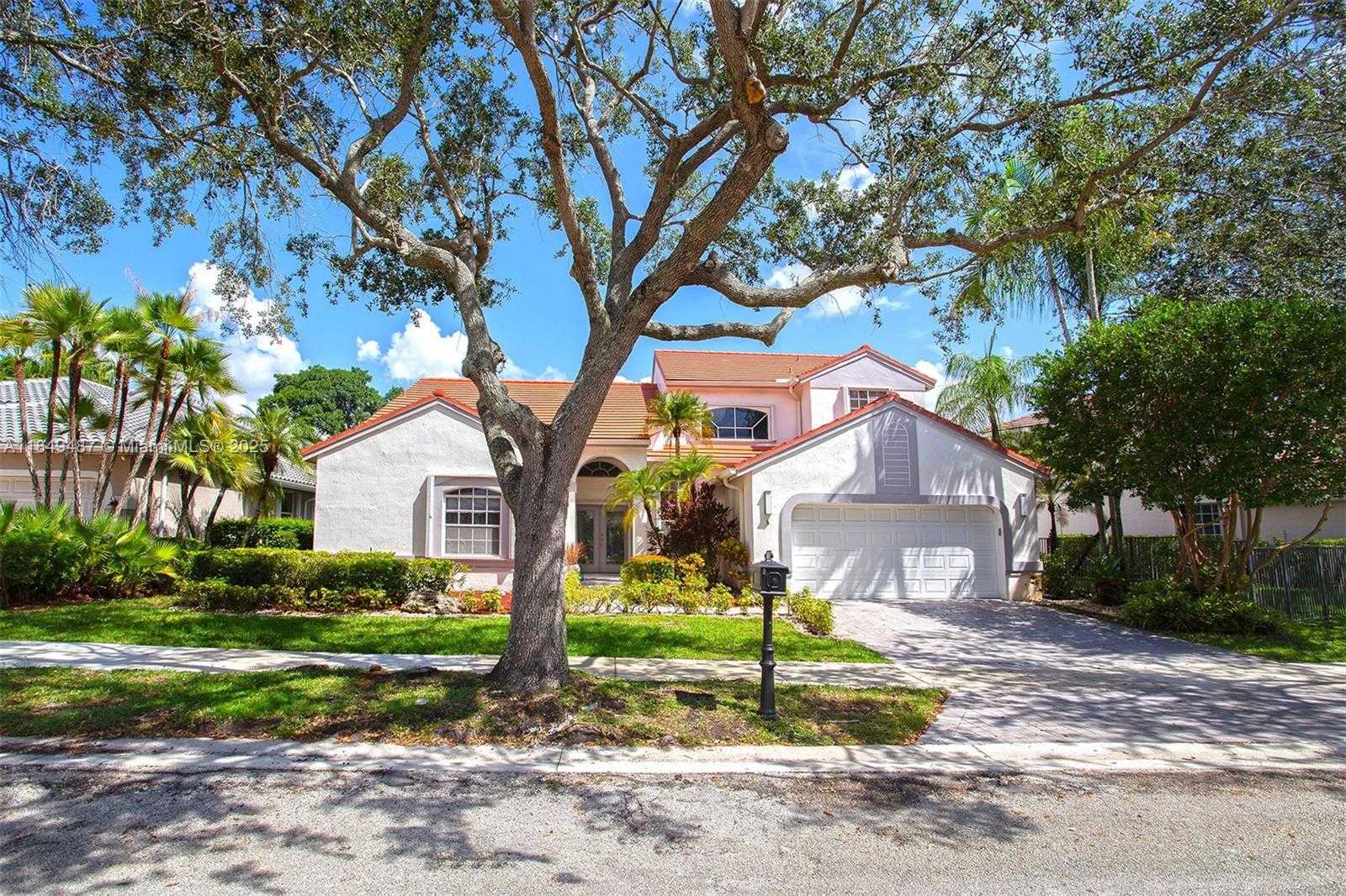 Small Image of 2613 OAKBROOK DR, Weston Number 4