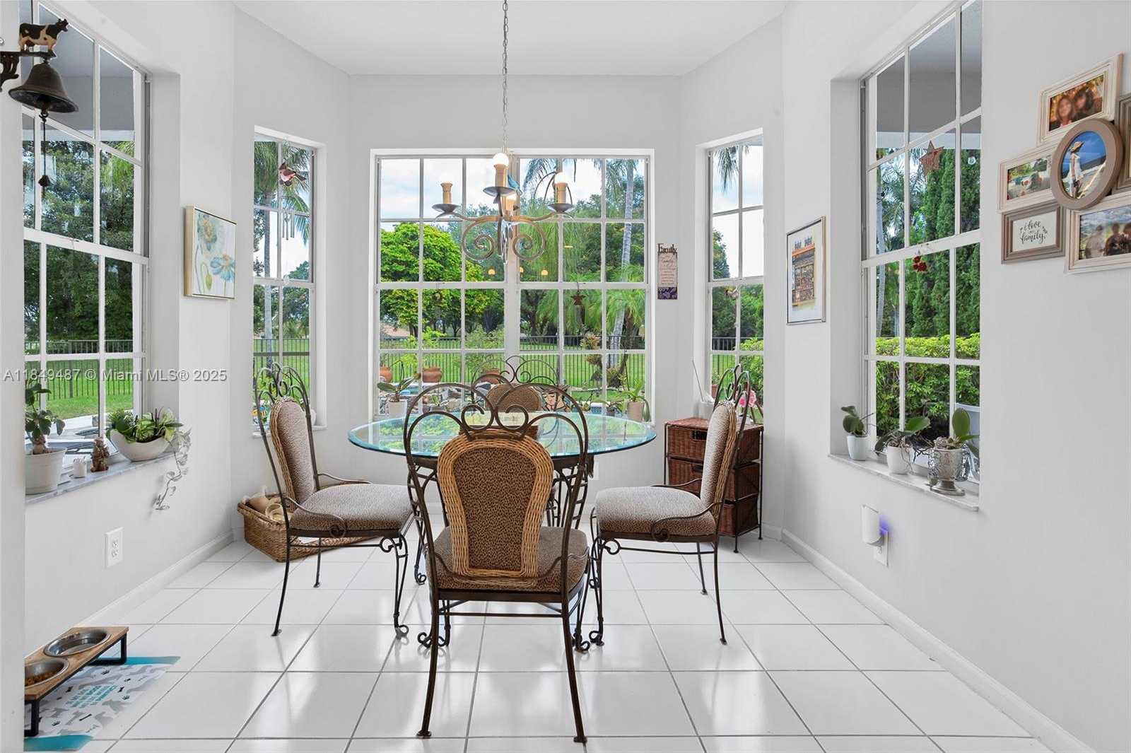 Small Image of 2613 OAKBROOK DR, Weston Number 41