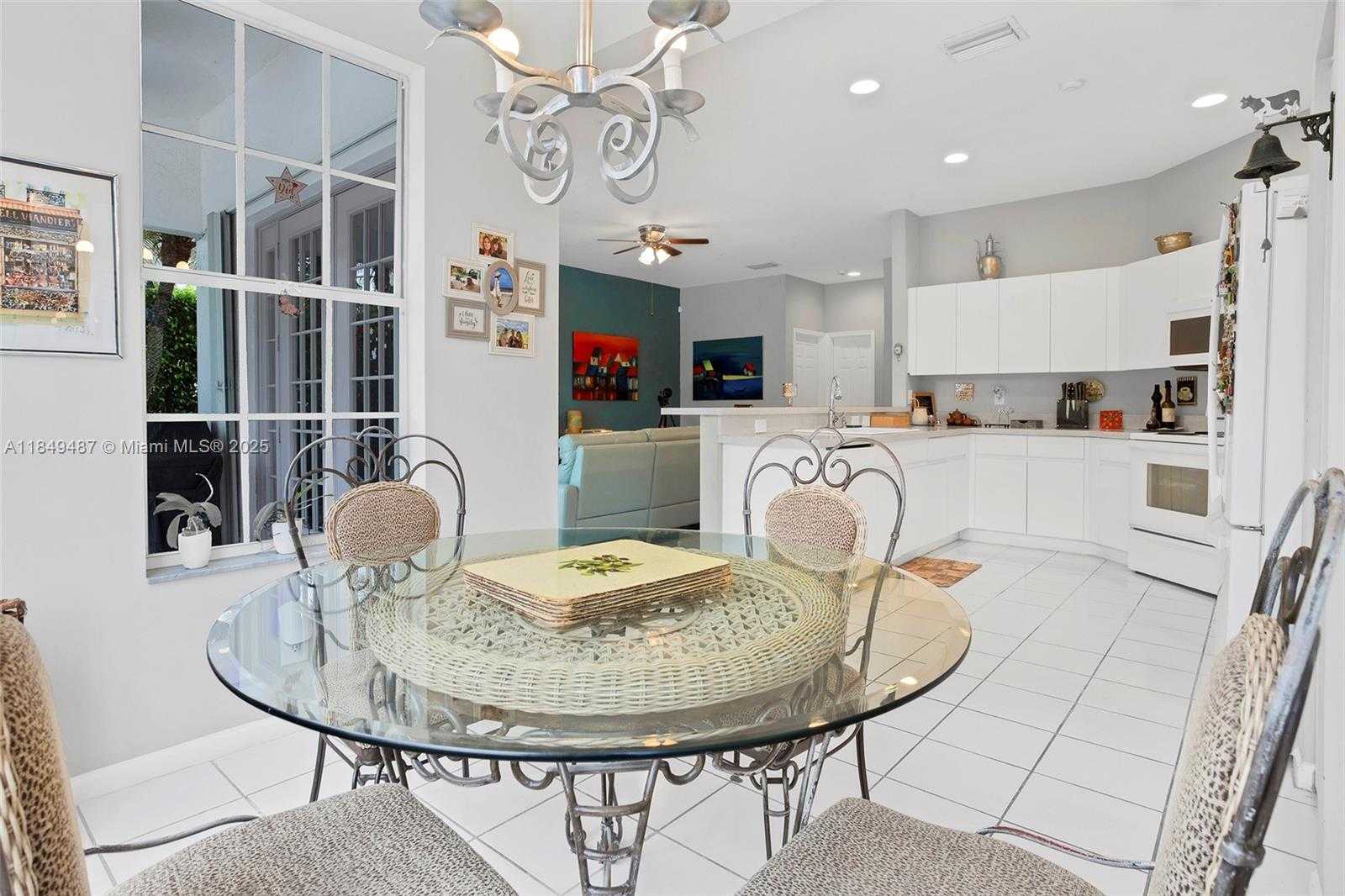 Small Image of 2613 OAKBROOK DR, Weston Number 42