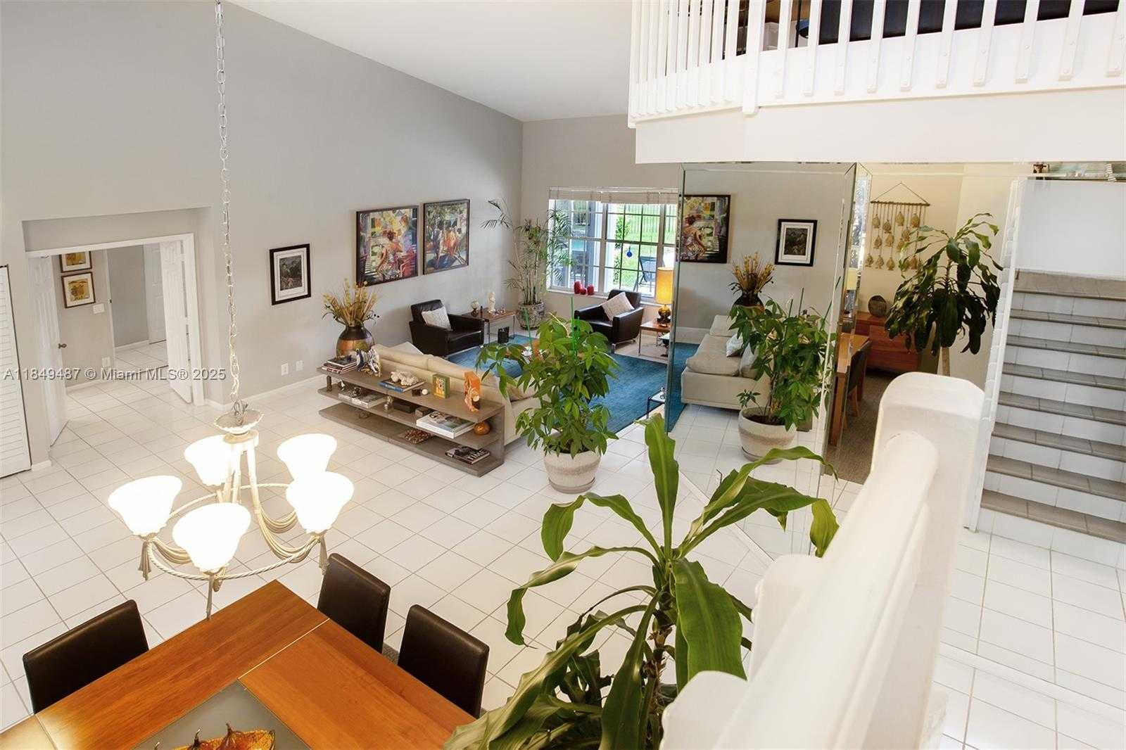 Small Image of 2613 OAKBROOK DR, Weston Number 43