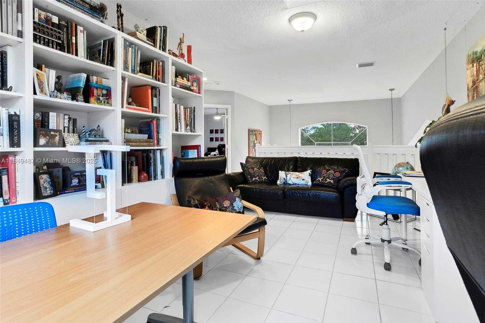 Small Image of 2613 OAKBROOK DR, Weston Number 45