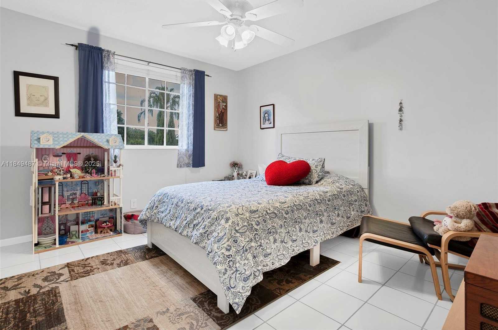 Small Image of 2613 OAKBROOK DR, Weston Number 46