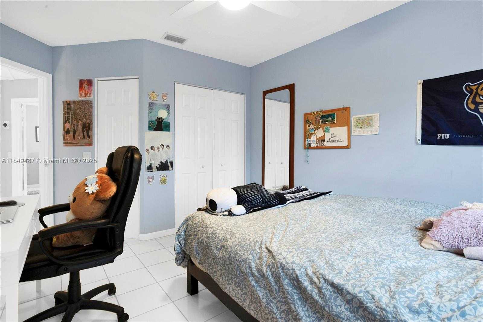 Small Image of 2613 OAKBROOK DR, Weston Number 50