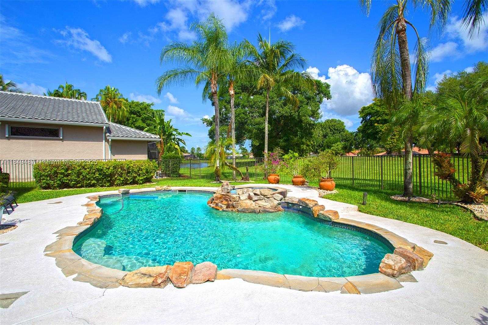 Small Image of 2613 OAKBROOK DR, Weston Number 53