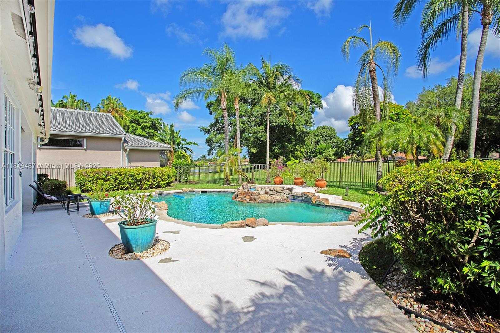 Small Image of 2613 OAKBROOK DR, Weston Number 54