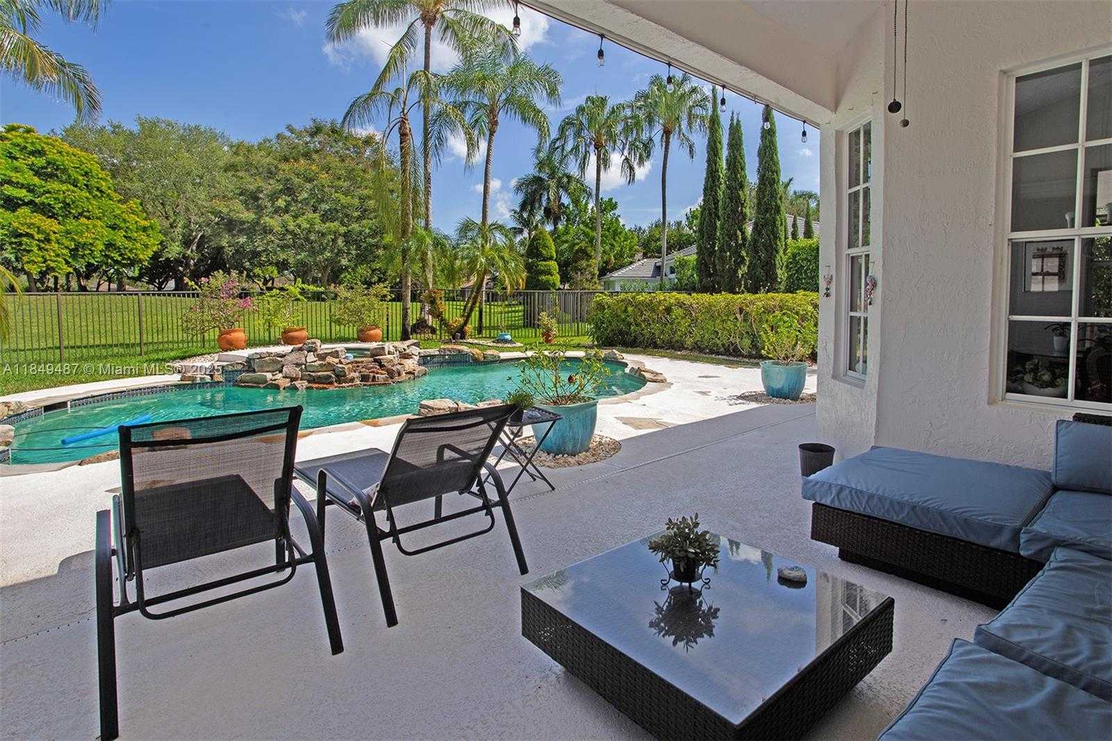 Small Image of 2613 OAKBROOK DR, Weston Number 56