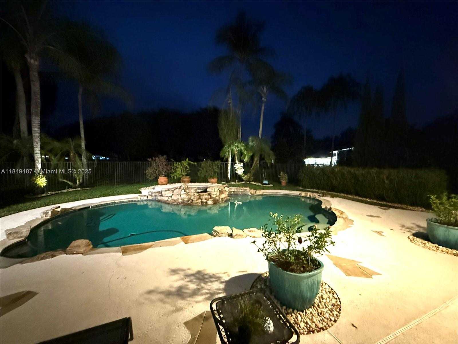 Small Image of 2613 OAKBROOK DR, Weston Number 58