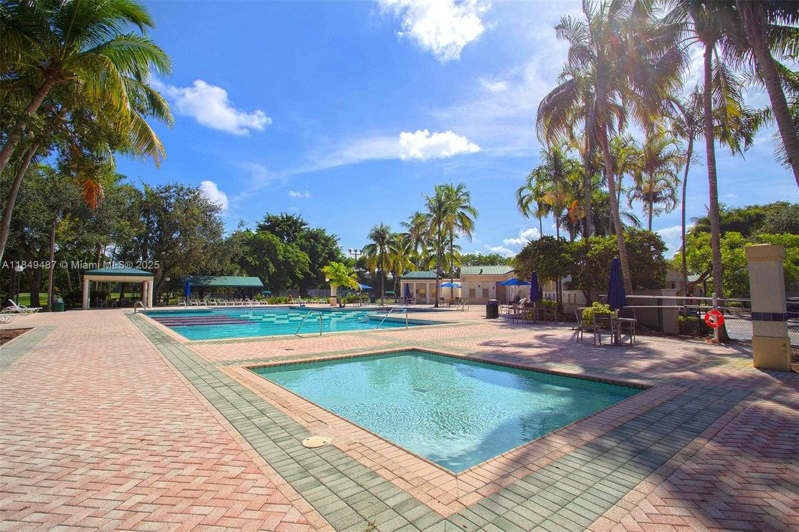 Small Image of 2613 OAKBROOK DR, Weston Number 61