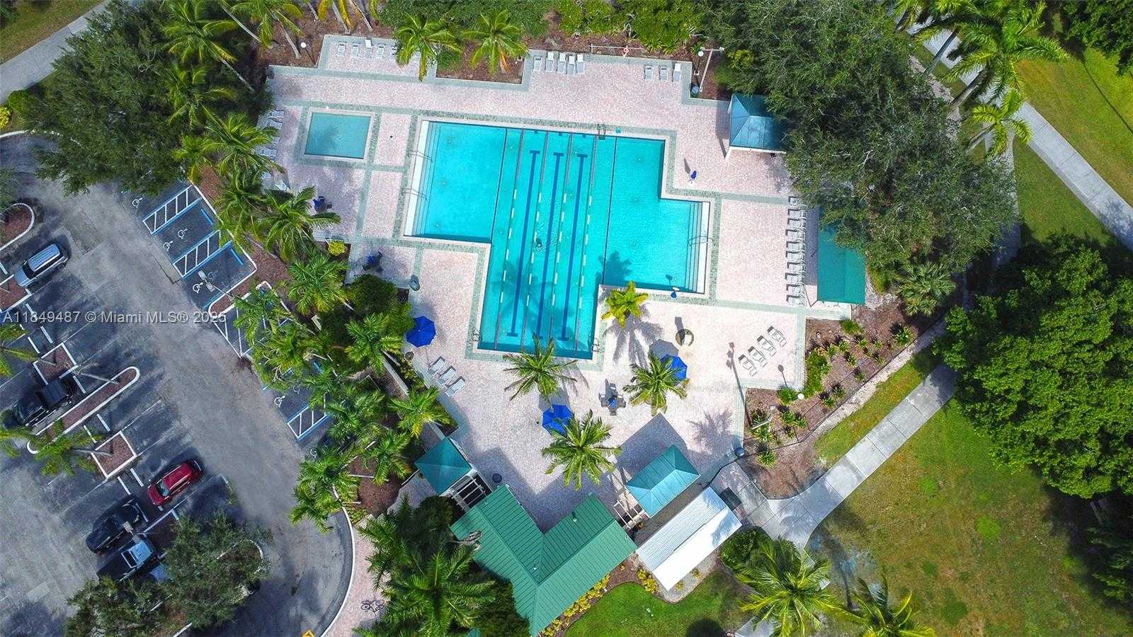Small Image of 2613 OAKBROOK DR, Weston Number 65