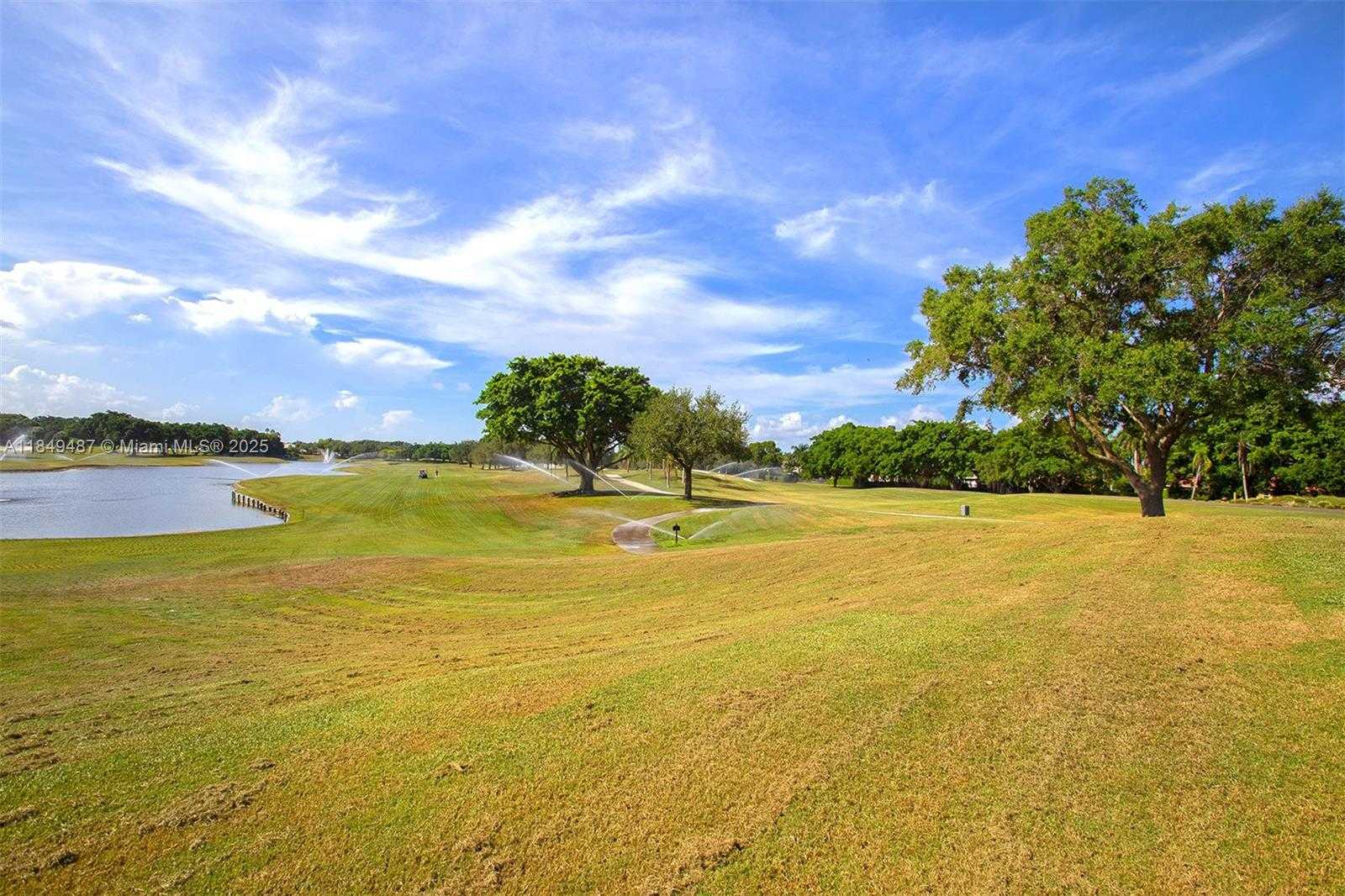 Small Image of 2613 OAKBROOK DR, Weston Number 67