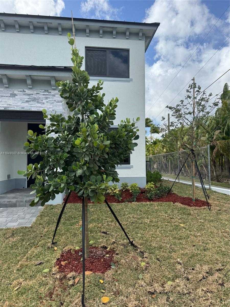 Small Image of 18922 SW 316th St, Homestead, FL 33033, USA Number 10