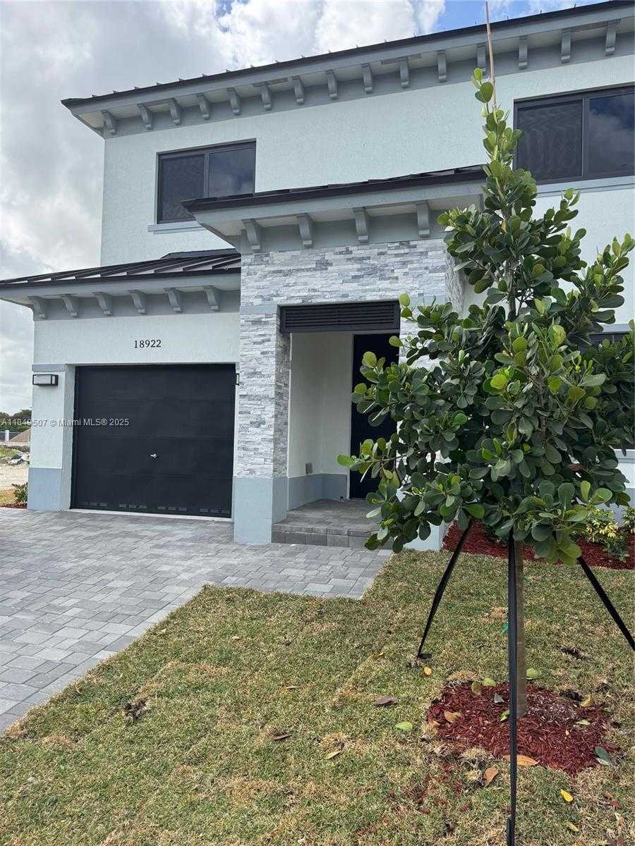 Small Image of 18922 SW 316th St, Homestead, FL 33033, USA Number 3