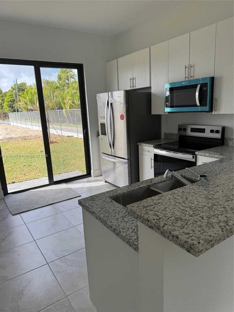 Small Image of 18922 SW 316th St, Homestead, FL 33033, USA Number 6
