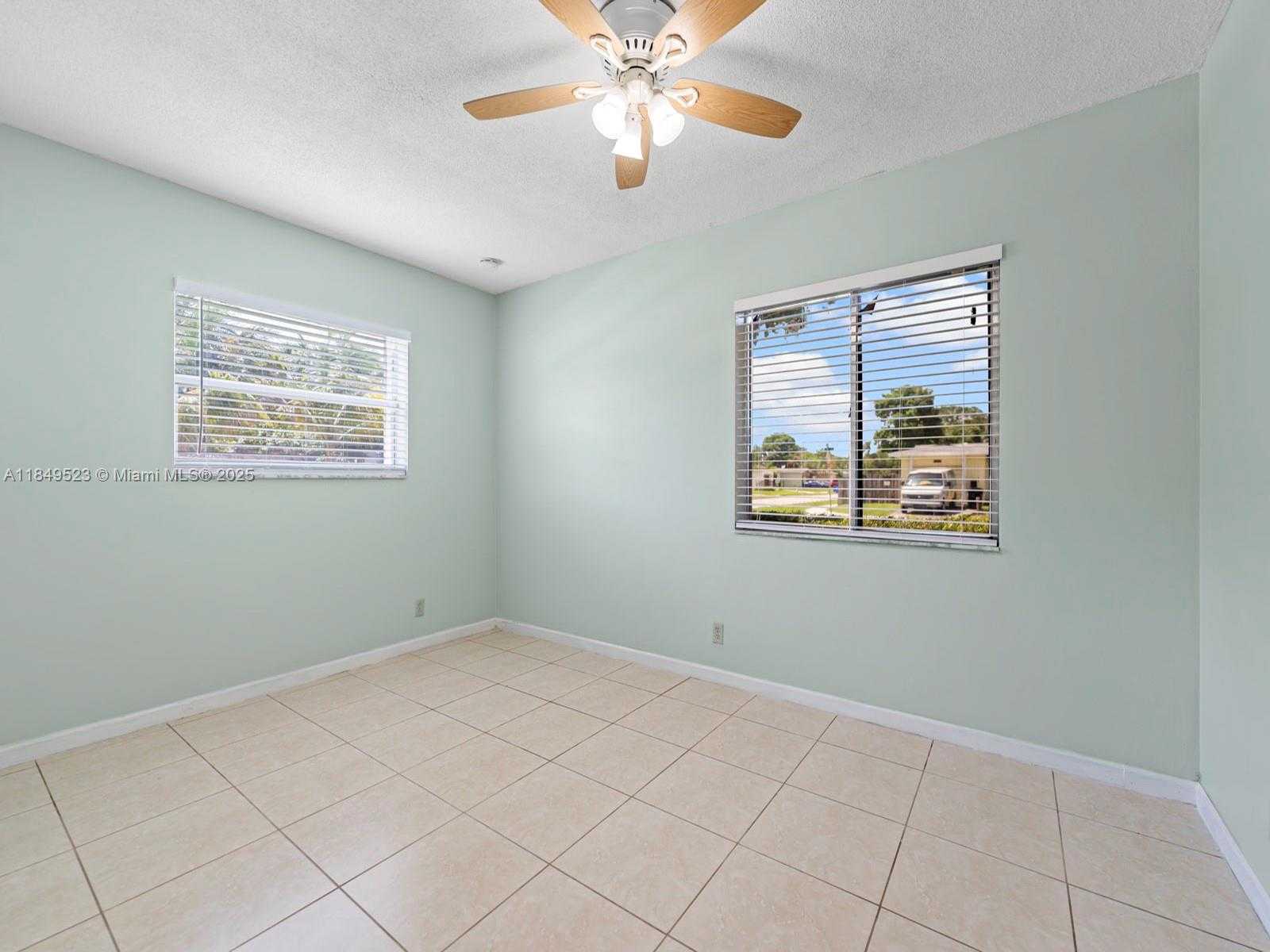 Small Image of 6572 SOUTH WEST 8TH CT, North Lauderdale Number 15
