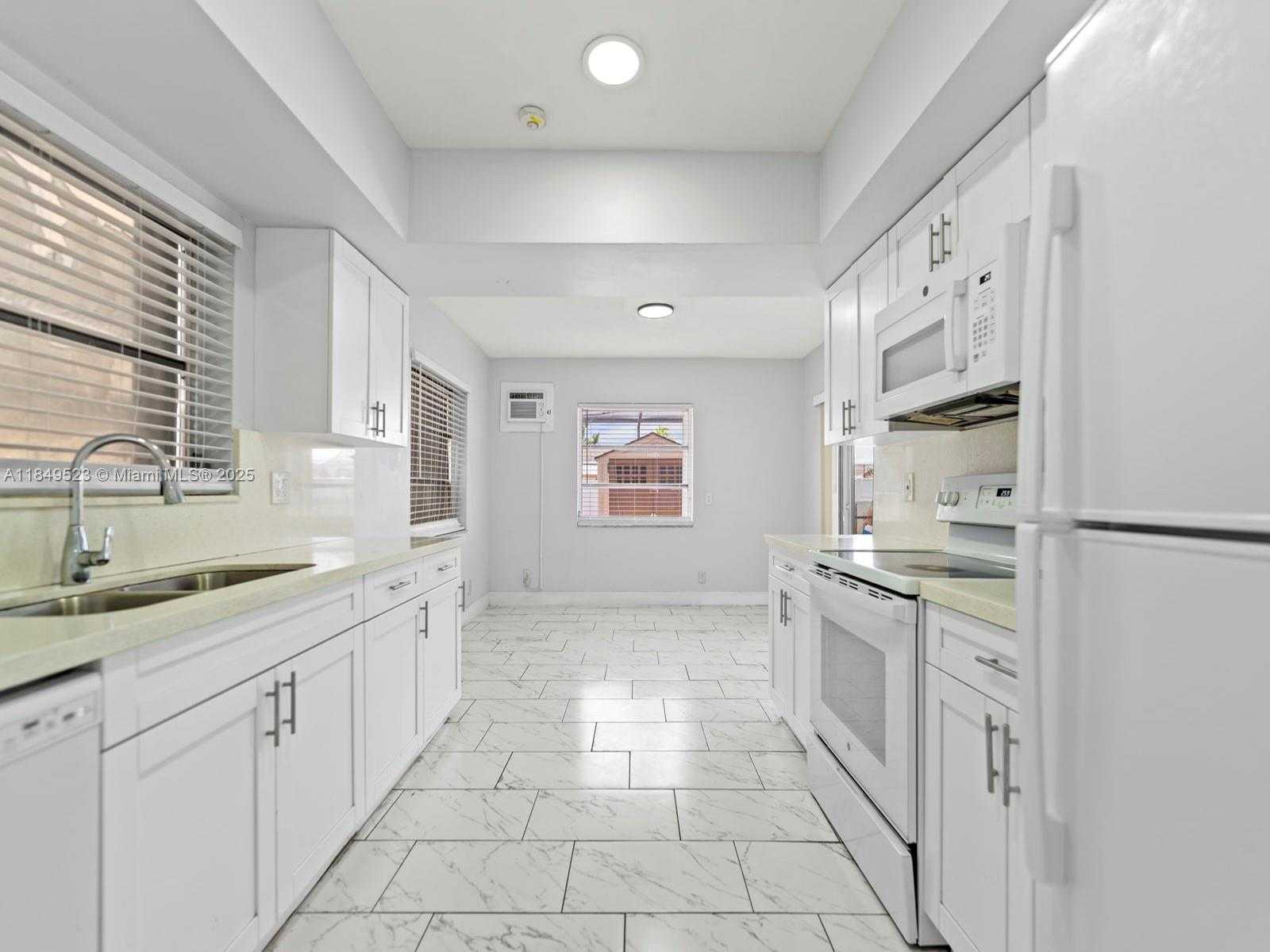 Small Image of 6572 SOUTH WEST 8TH CT, North Lauderdale Number 7