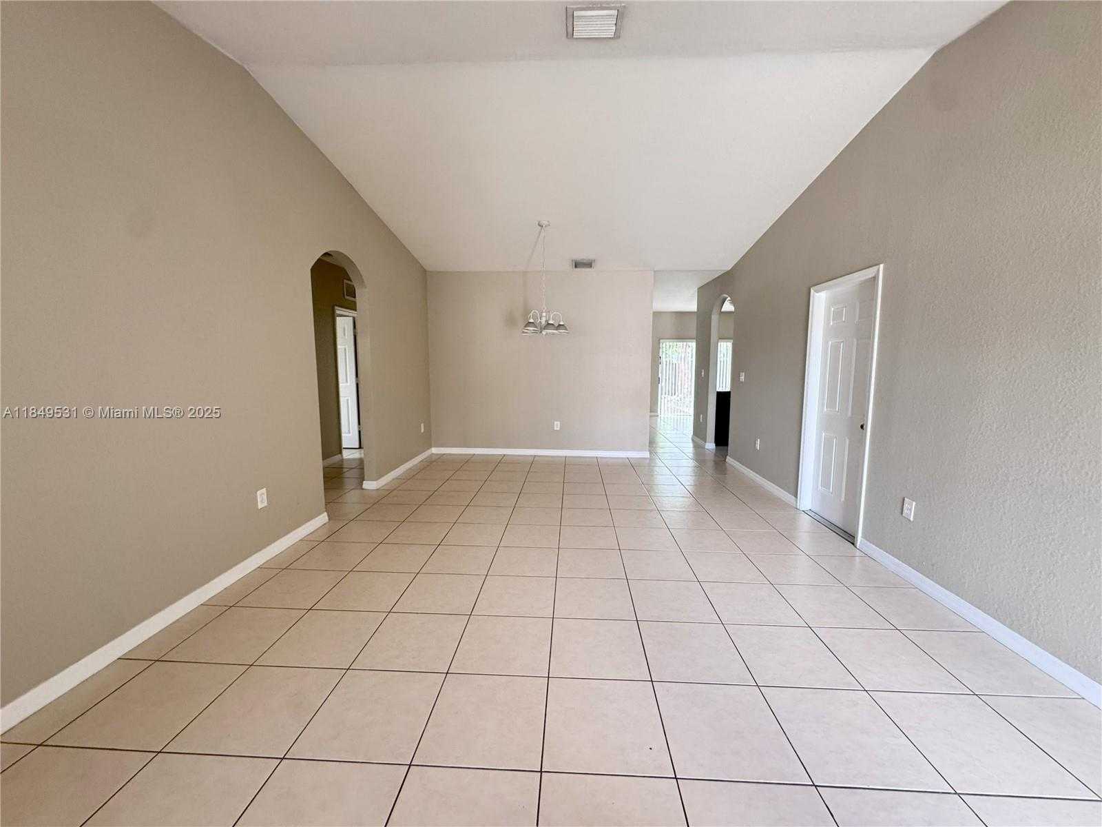 Small Image of 28407 SOUTH WEST 131ST CT, Homestead Number 14
