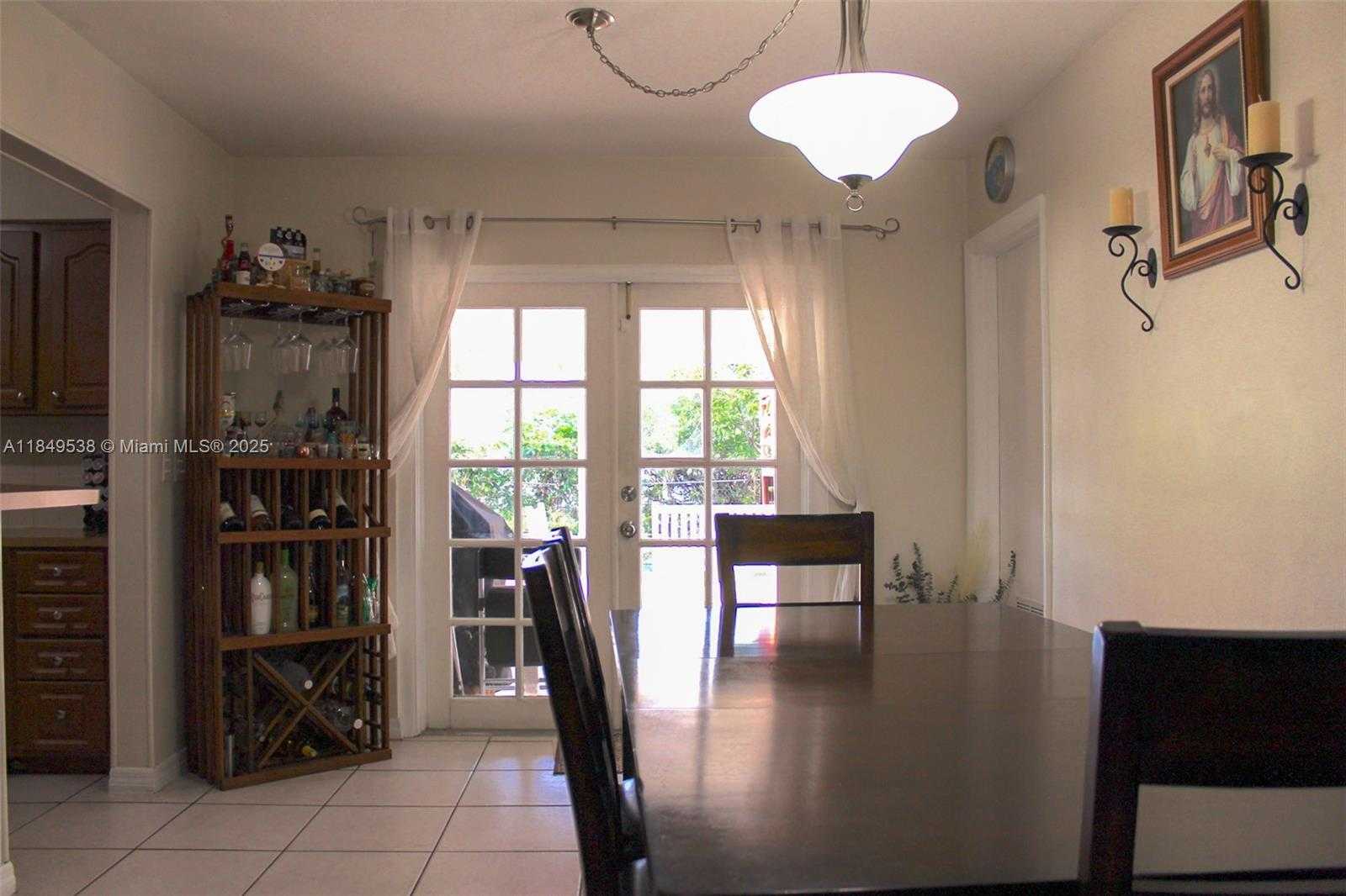 Small Image of 7320 NORTH WEST 2ND ST, Pembroke Pines Number 10