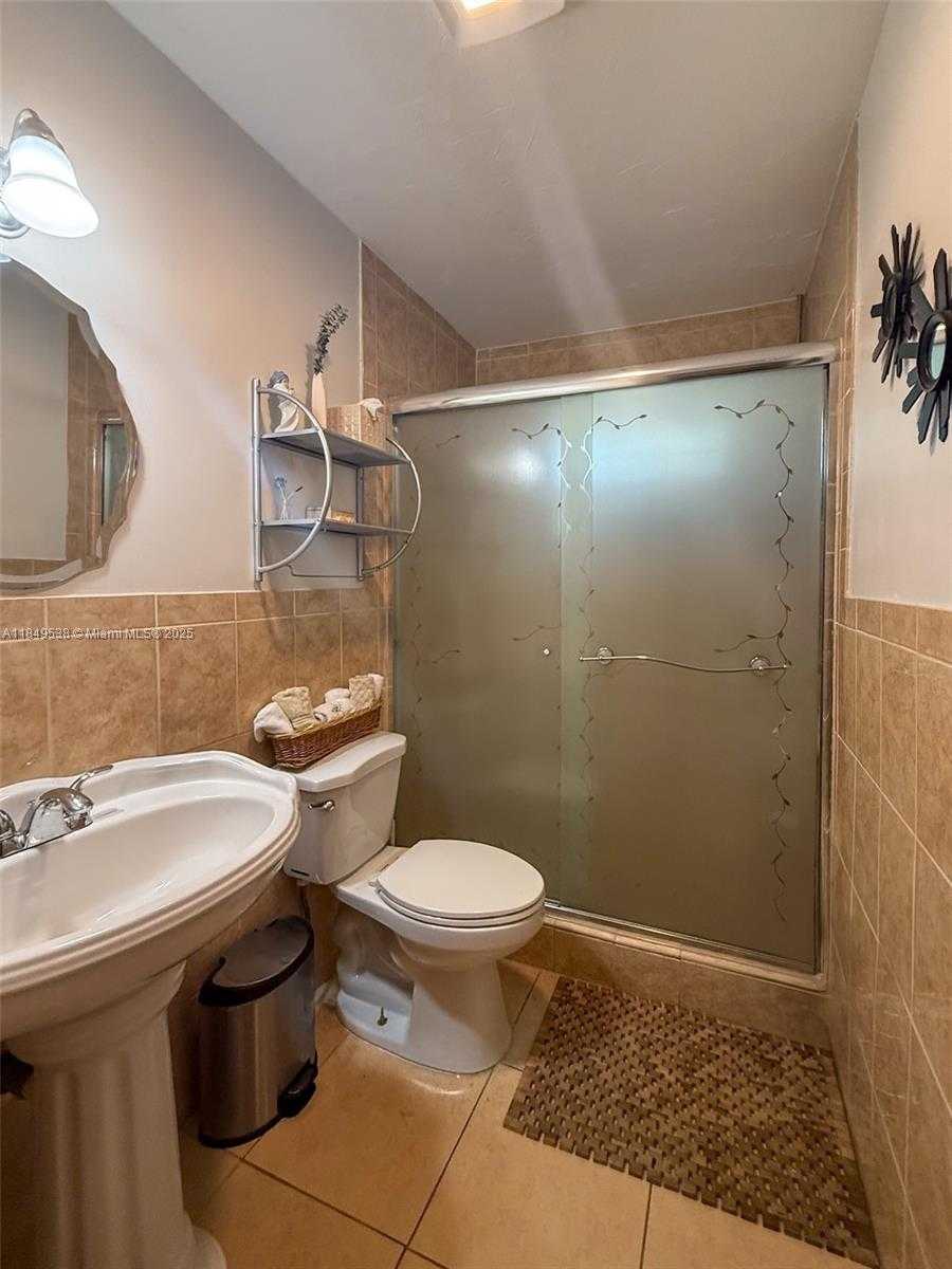 Small Image of 7320 NORTH WEST 2ND ST, Pembroke Pines Number 14