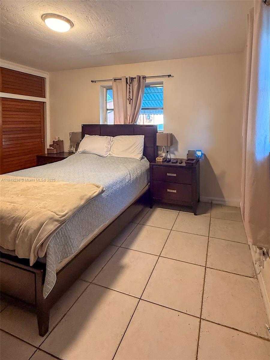 Small Image of 7320 NORTH WEST 2ND ST, Pembroke Pines Number 17