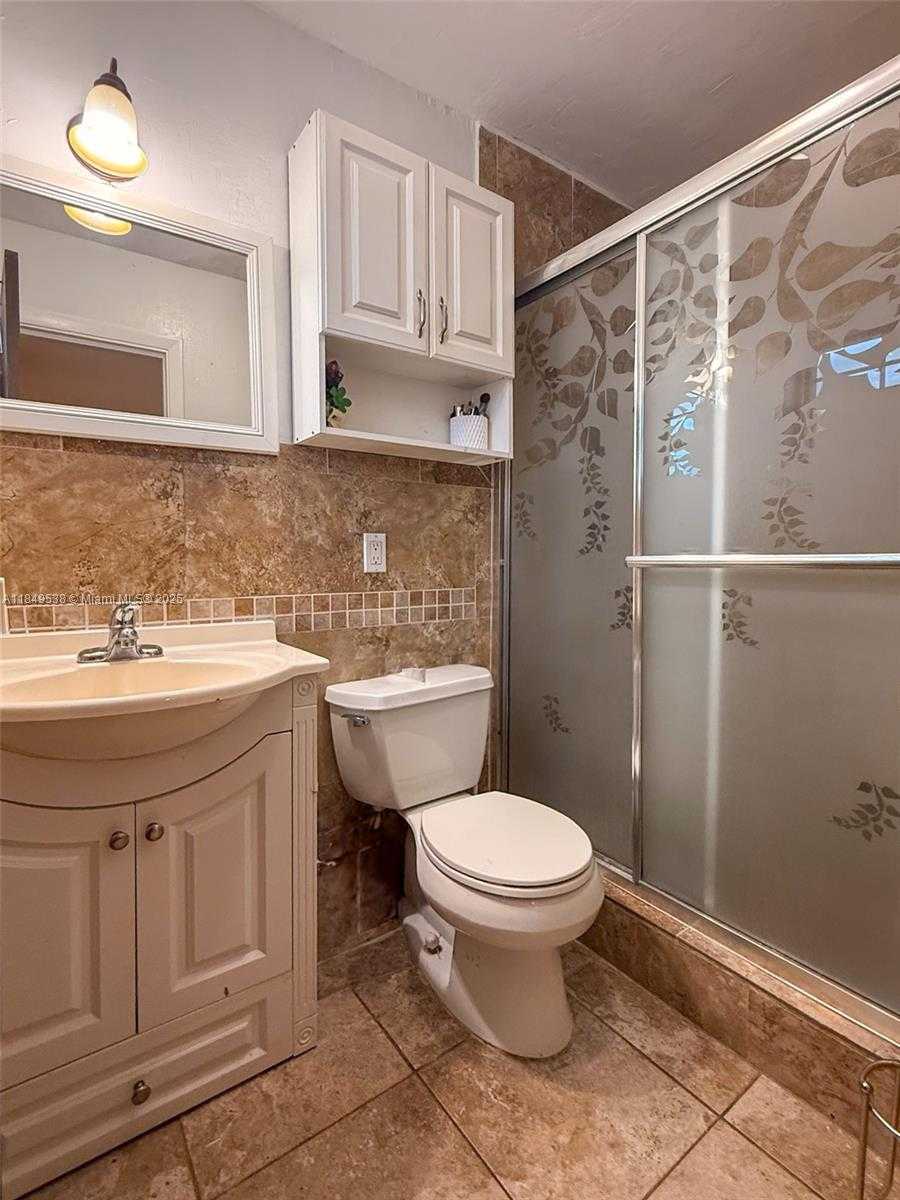 Small Image of 7320 NORTH WEST 2ND ST, Pembroke Pines Number 18