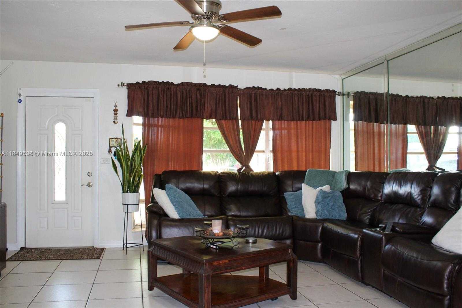 Small Image of 7320 NORTH WEST 2ND ST, Pembroke Pines Number 7