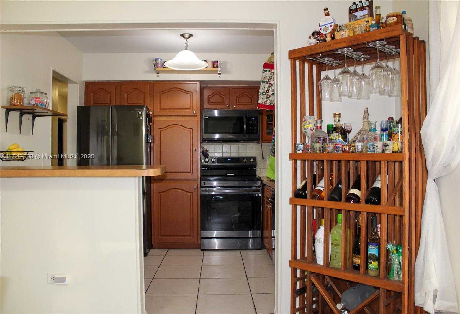 Small Image of 7320 NORTH WEST 2ND ST, Pembroke Pines Number 8