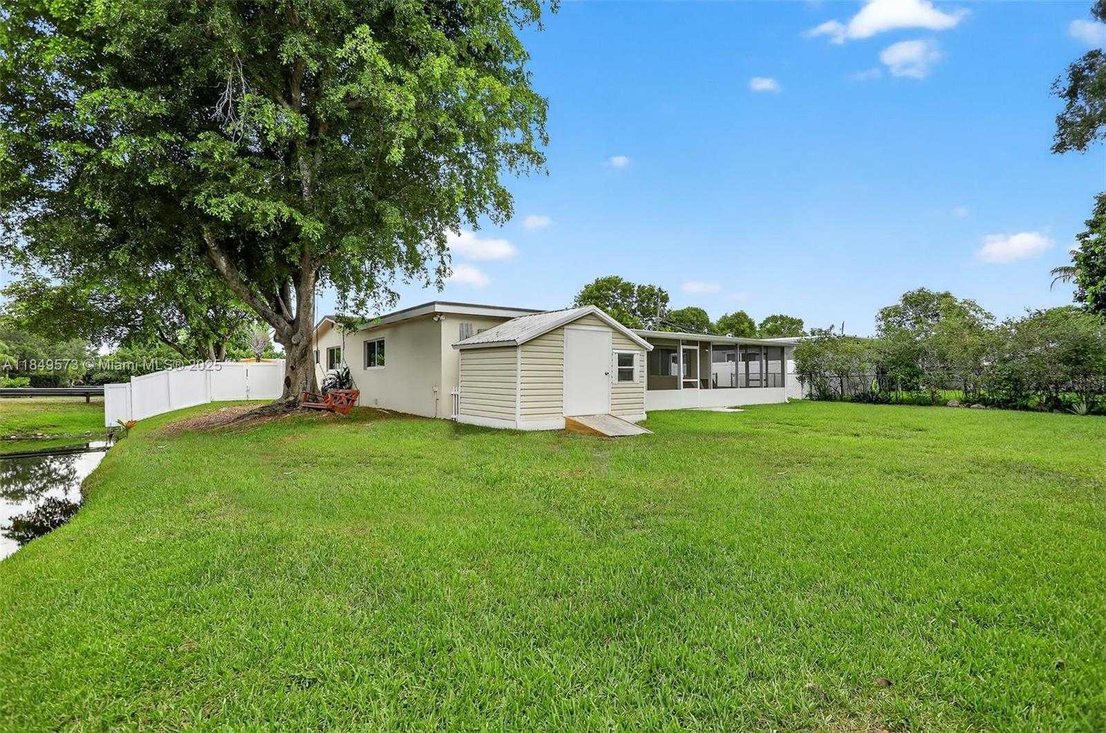 Small Image of 5320 SOUTH WEST 88TH TER, Cooper City Number 39