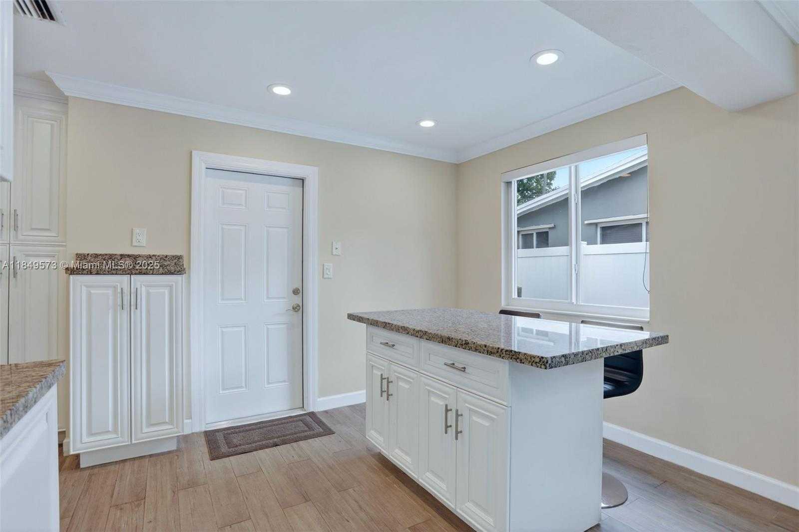 Small Image of 5320 SOUTH WEST 88TH TER, Cooper City Number 9