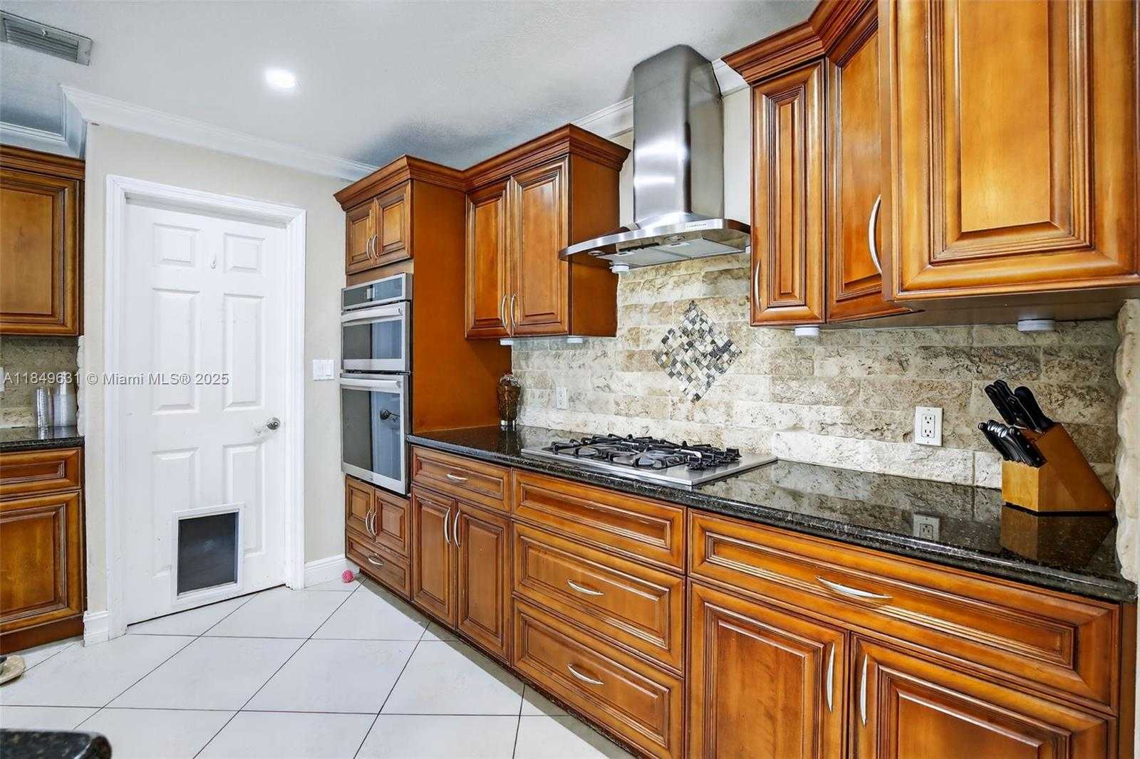 Small Image of 1700 NORTH WEST 111TH AVE, Pembroke Pines Number 12