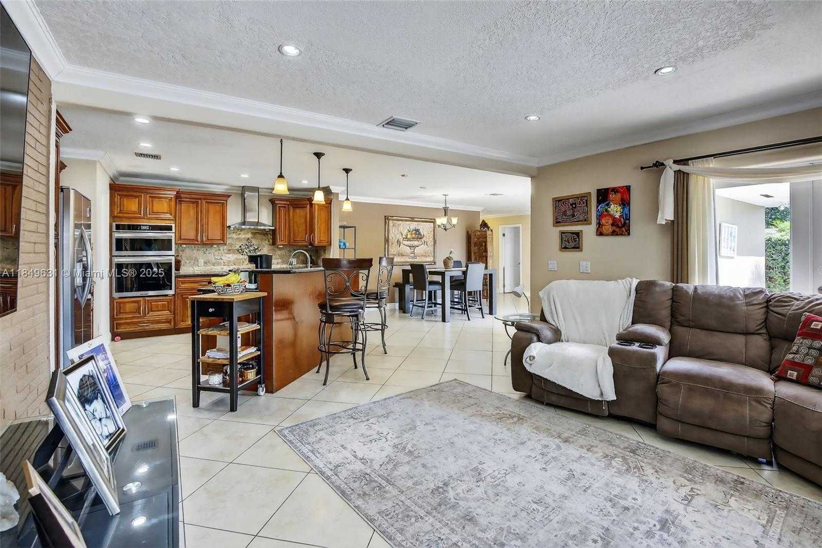 Small Image of 1700 NORTH WEST 111TH AVE, Pembroke Pines Number 15