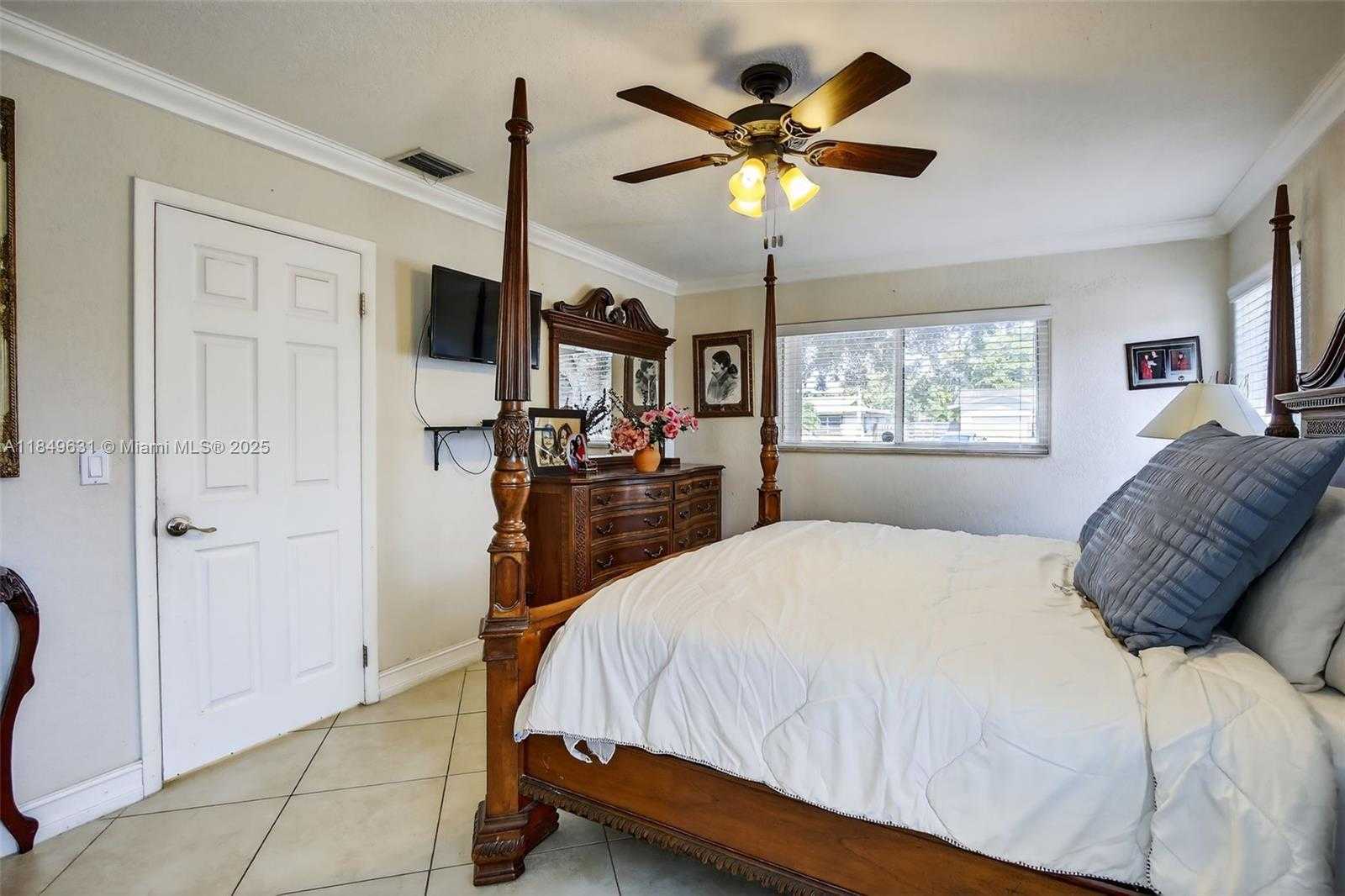 Small Image of 1700 NORTH WEST 111TH AVE, Pembroke Pines Number 17