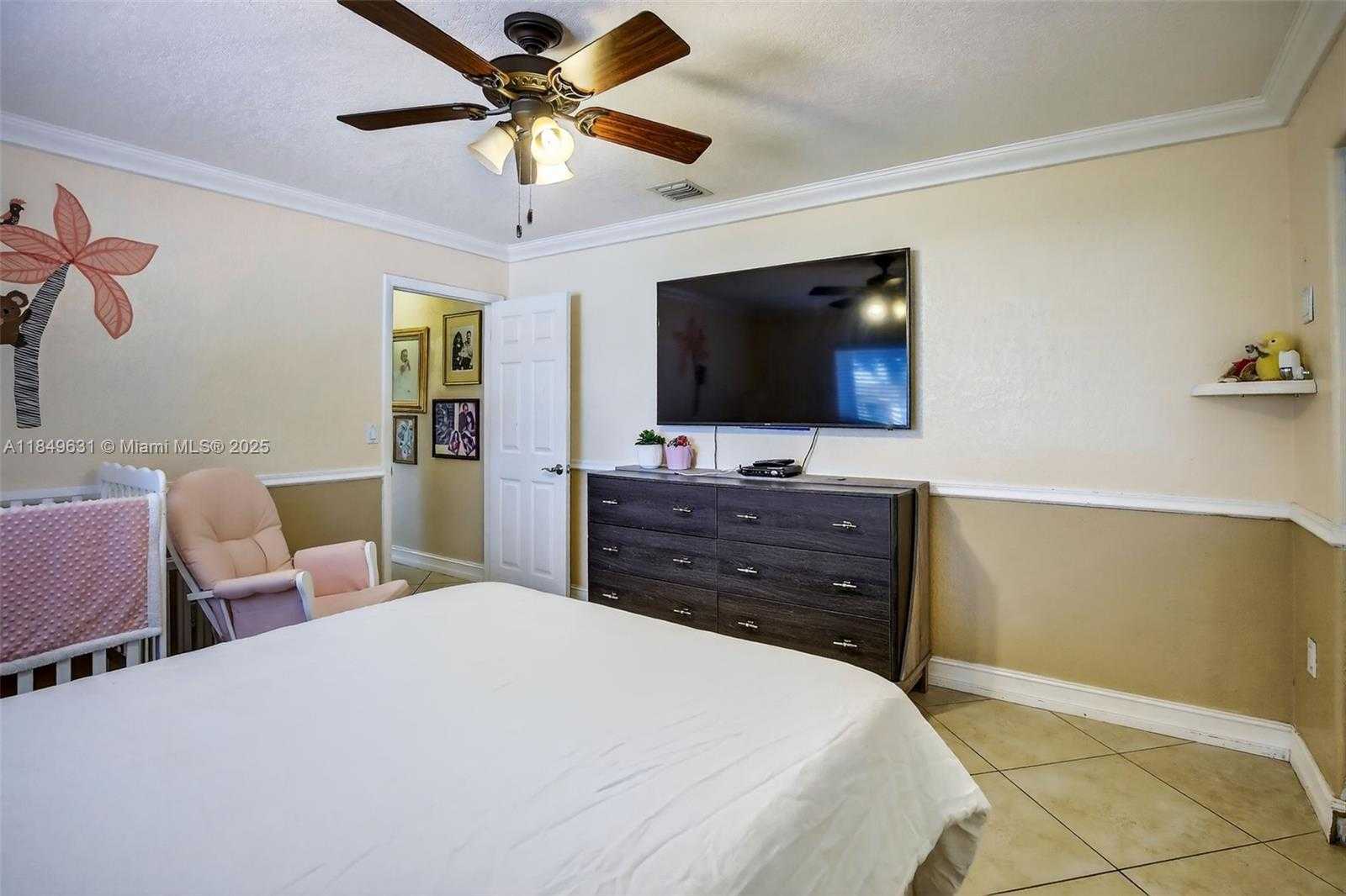 Small Image of 1700 NORTH WEST 111TH AVE, Pembroke Pines Number 22