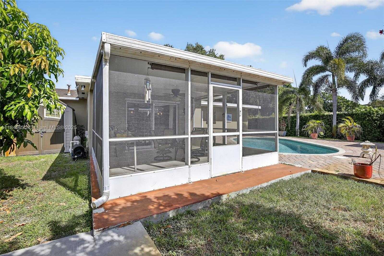 Small Image of 1700 NORTH WEST 111TH AVE, Pembroke Pines Number 29