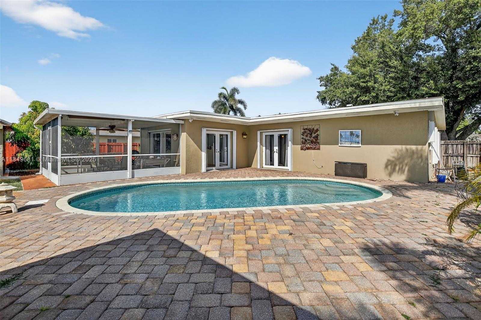 Small Image of 1700 NORTH WEST 111TH AVE, Pembroke Pines Number 33