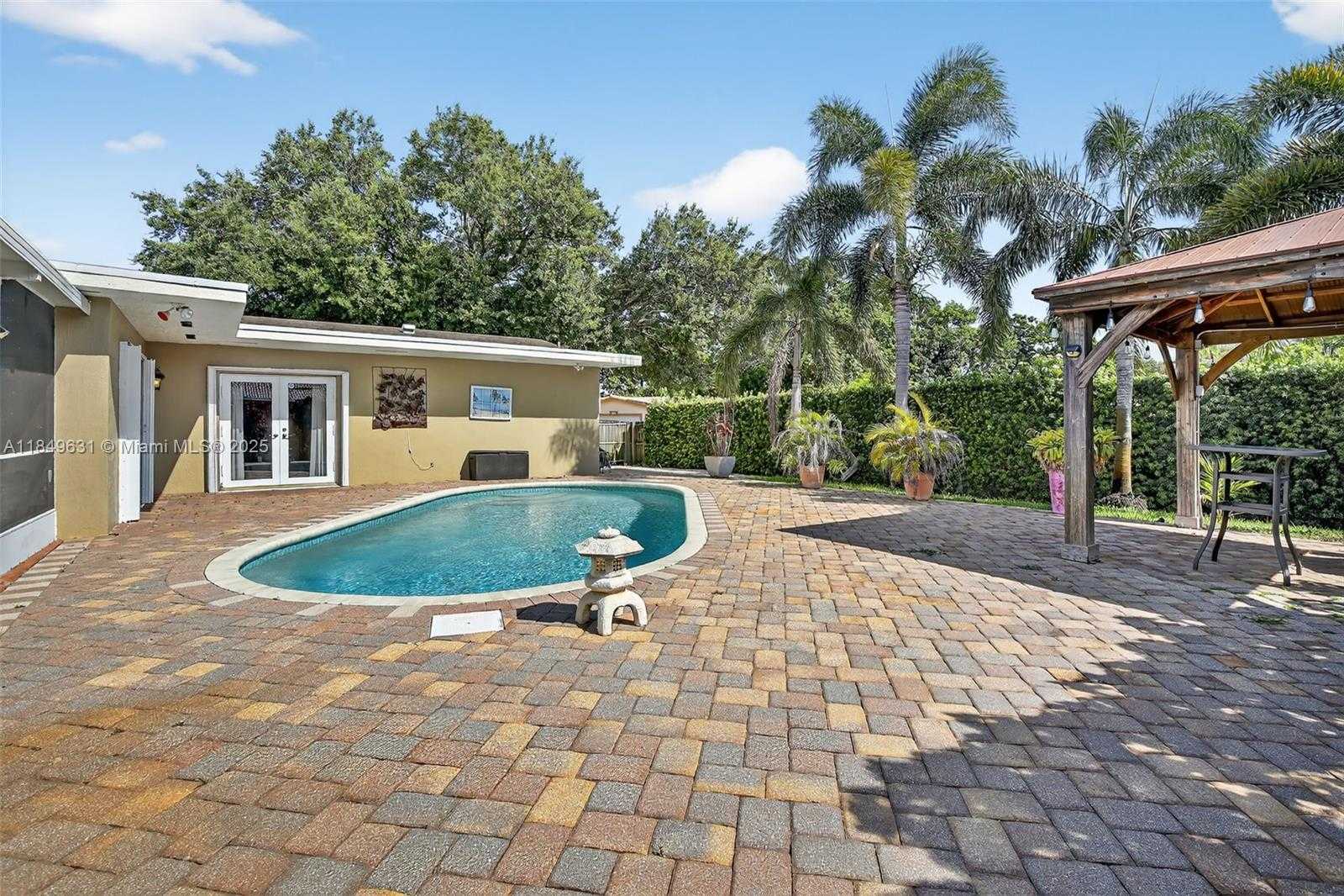 Small Image of 1700 NORTH WEST 111TH AVE, Pembroke Pines Number 37
