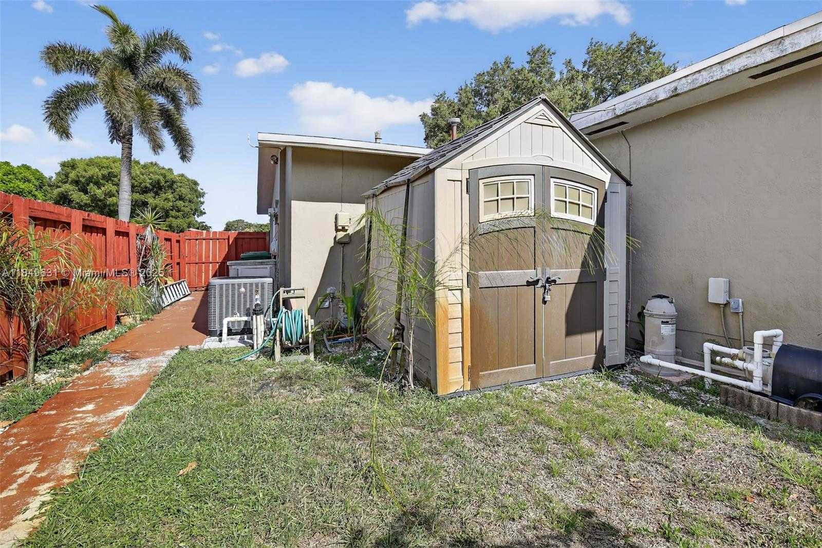 Small Image of 1700 NORTH WEST 111TH AVE, Pembroke Pines Number 39