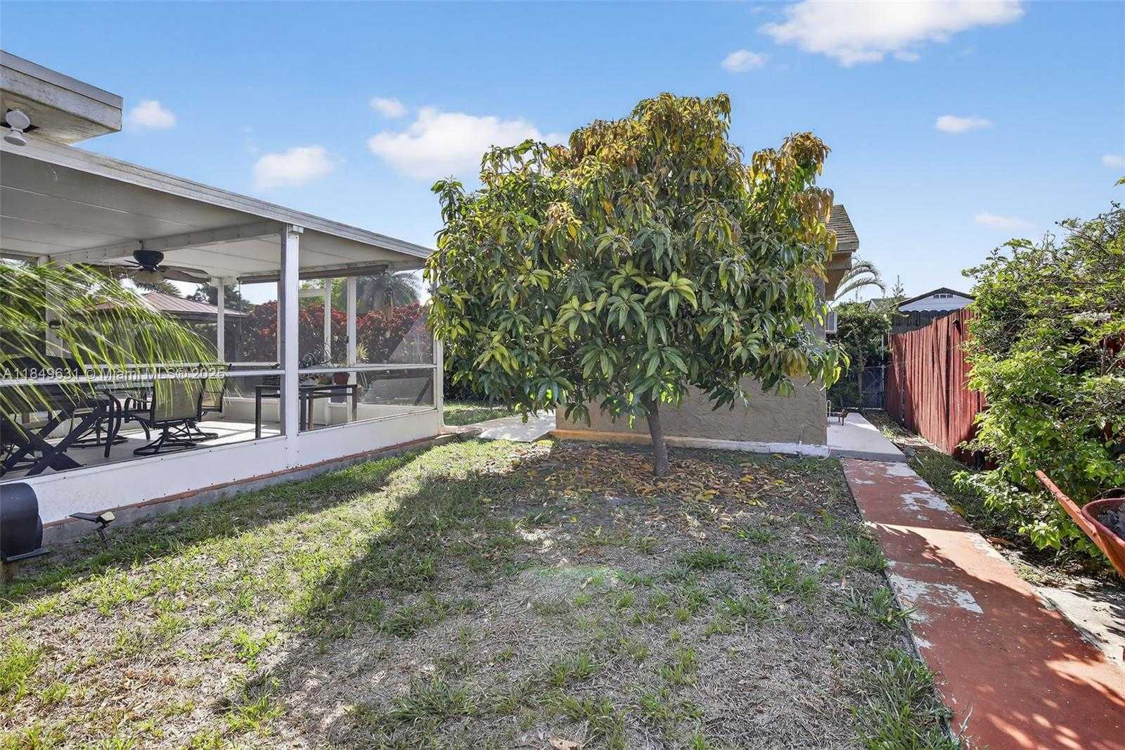 Small Image of 1700 NORTH WEST 111TH AVE, Pembroke Pines Number 41