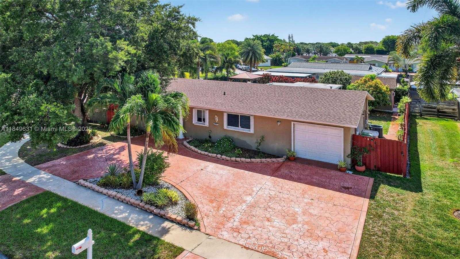 Small Image of 1700 NORTH WEST 111TH AVE, Pembroke Pines Number 46
