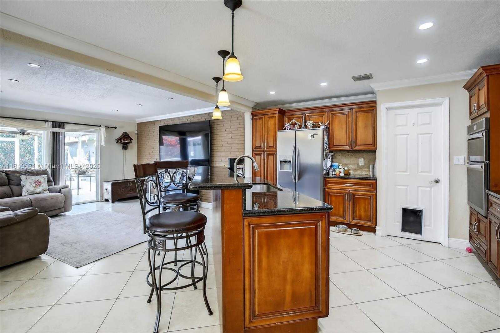 Small Image of 1700 NORTH WEST 111TH AVE, Pembroke Pines Number 9