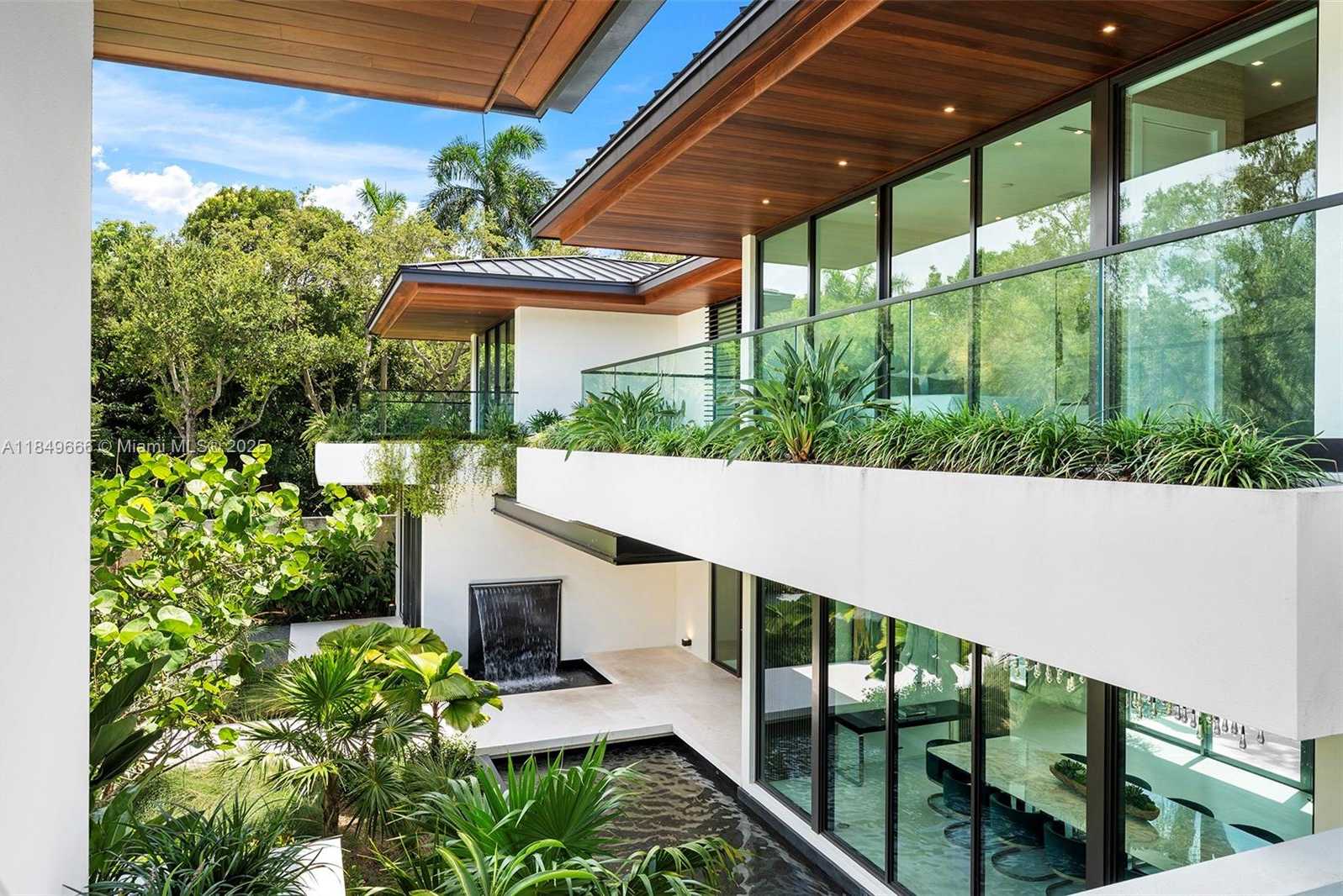 Small Image of 10840 OLD CUTLER RD, Coral Gables Number 12