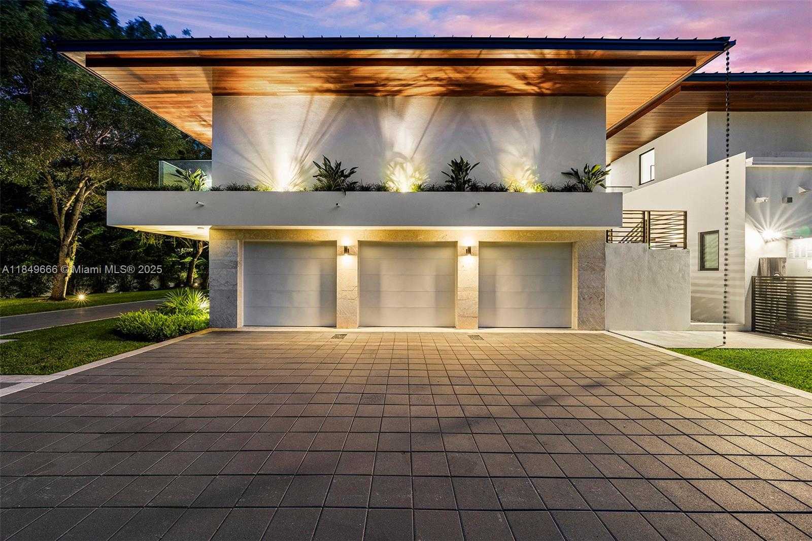 Small Image of 10840 OLD CUTLER RD, Coral Gables Number 16