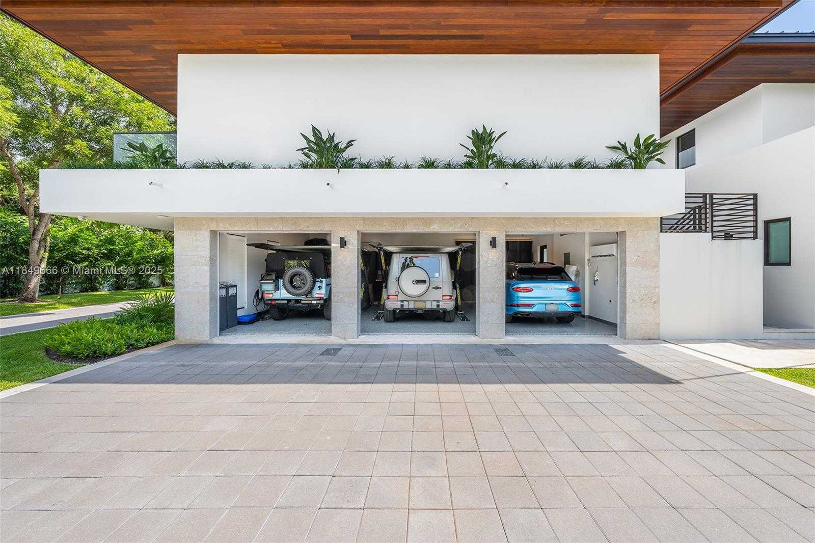 Small Image of 10840 OLD CUTLER RD, Coral Gables Number 17