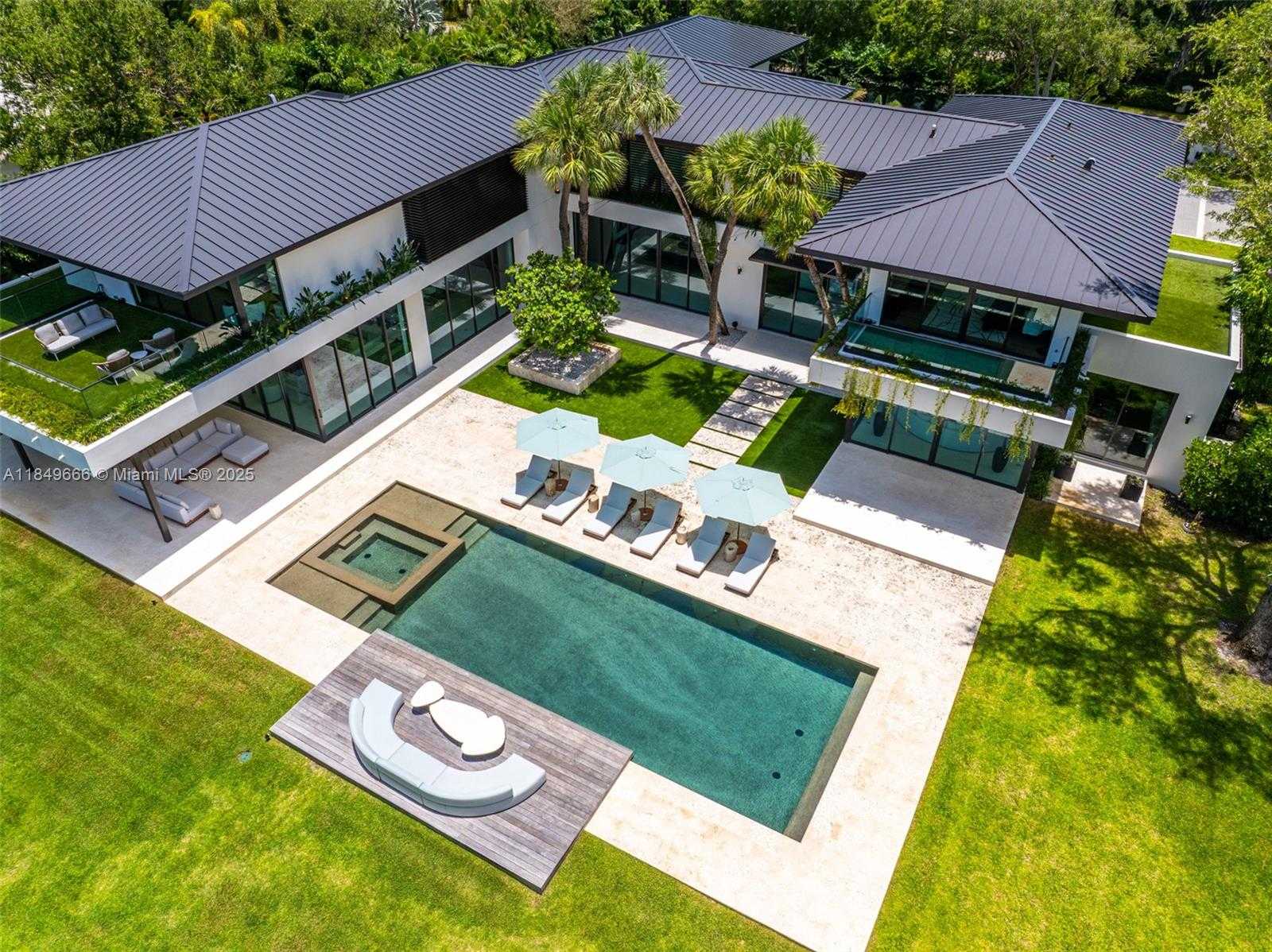 Small Image of 10840 OLD CUTLER RD, Coral Gables Number 19