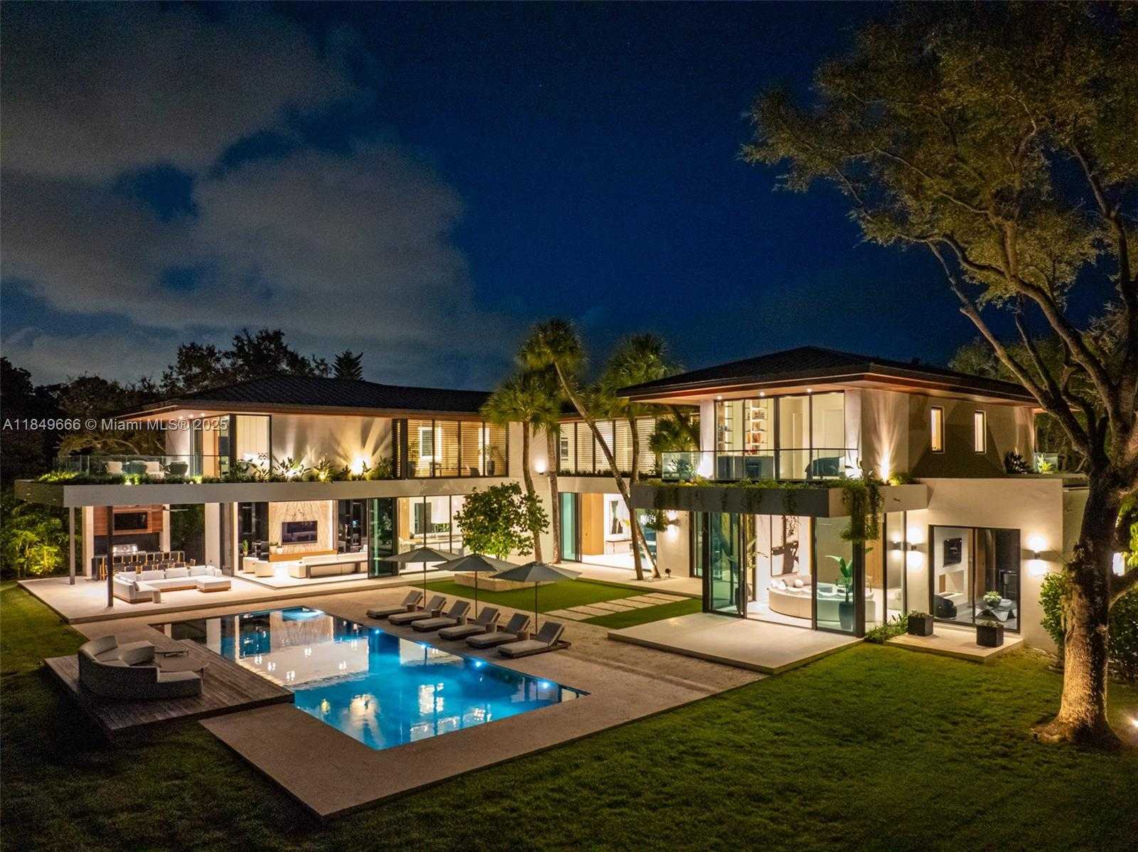 Small Image of 10840 OLD CUTLER RD, Coral Gables Number 20