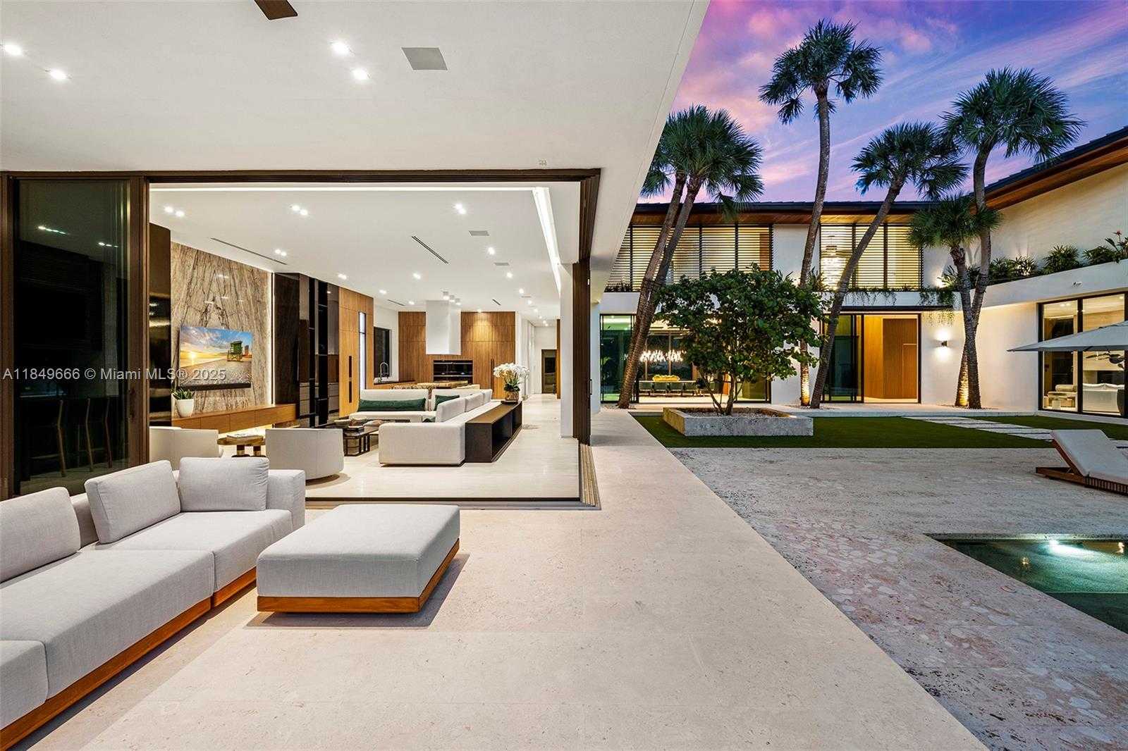 Small Image of 10840 OLD CUTLER RD, Coral Gables Number 33