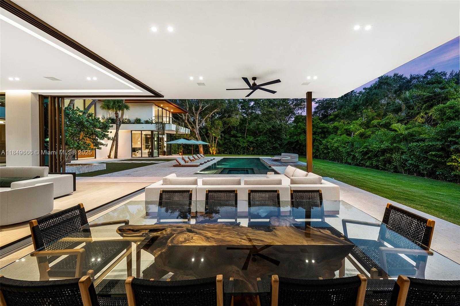 Small Image of 10840 OLD CUTLER RD, Coral Gables Number 37