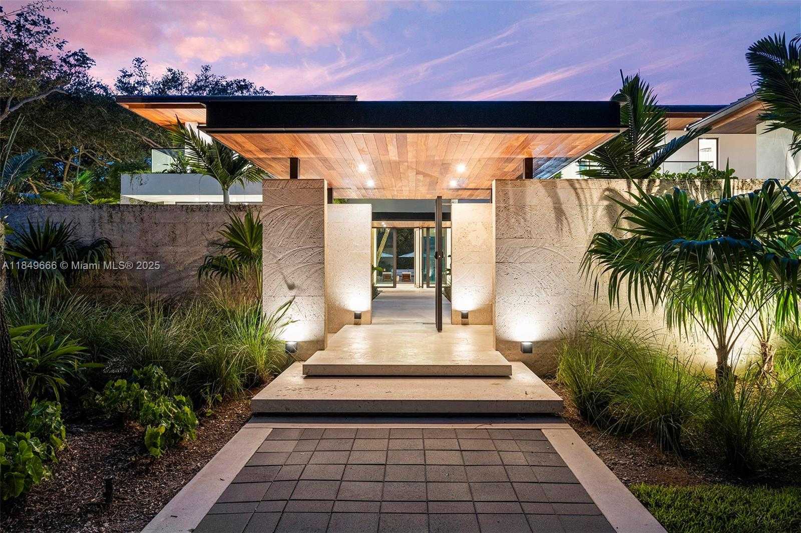 Small Image of 10840 OLD CUTLER RD, Coral Gables Number 4