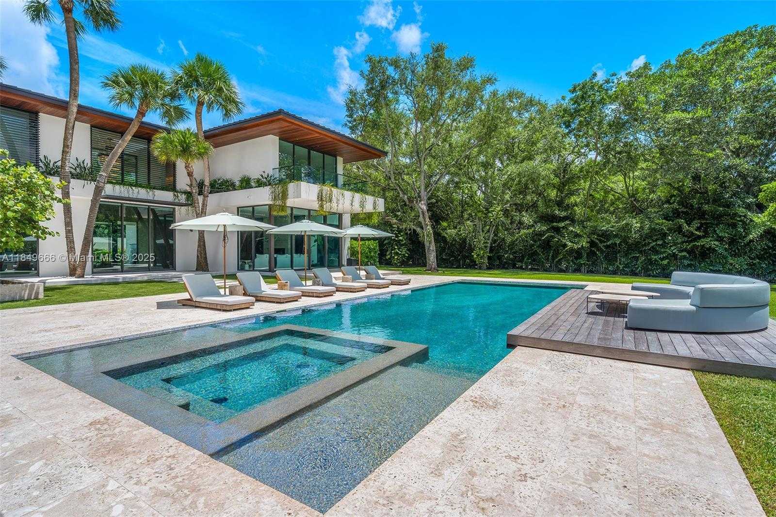 Small Image of 10840 OLD CUTLER RD, Coral Gables Number 40