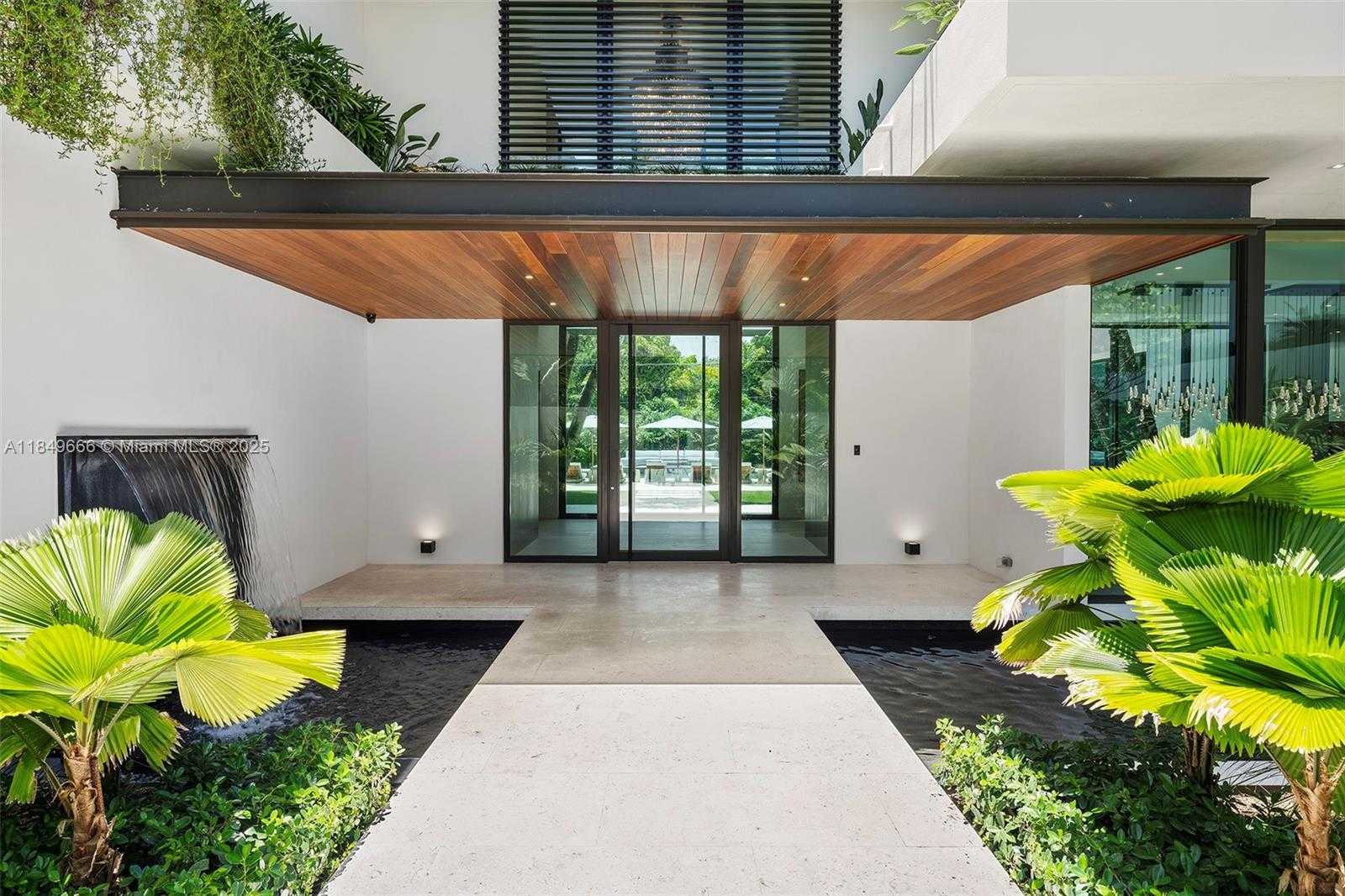 Small Image of 10840 OLD CUTLER RD, Coral Gables Number 7