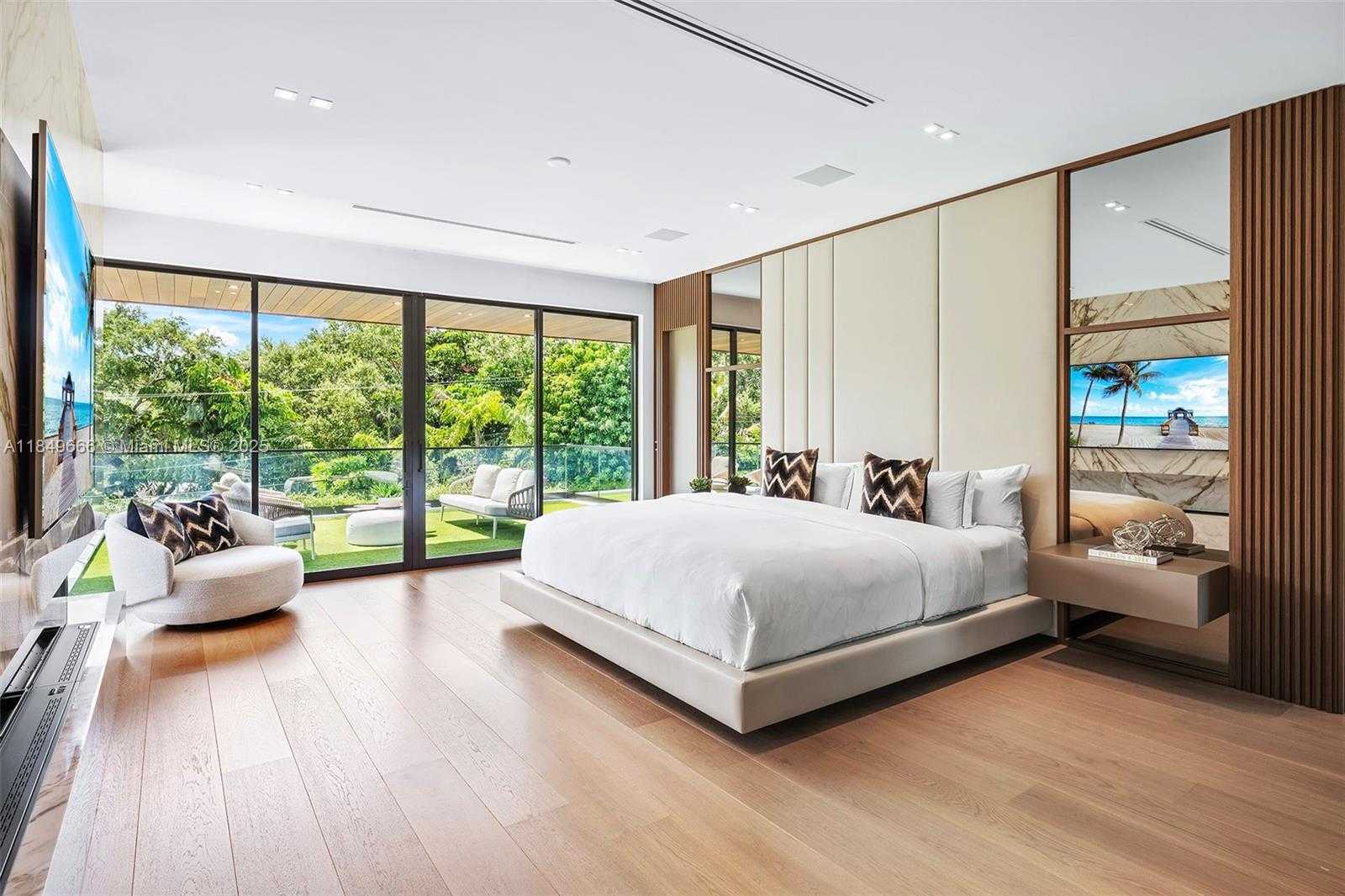 Small Image of 10840 OLD CUTLER RD, Coral Gables Number 70